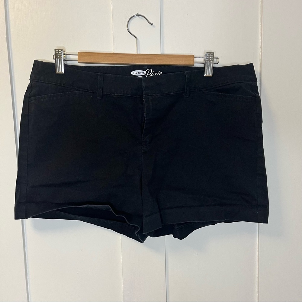Old navy black pixie shorts
